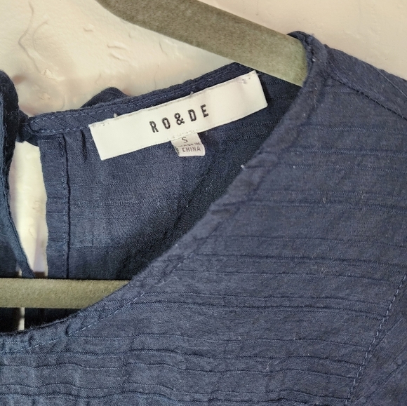 Ro & De Dark Blue Eyelet Lace Blouse Size Small - Picture 2 of 6